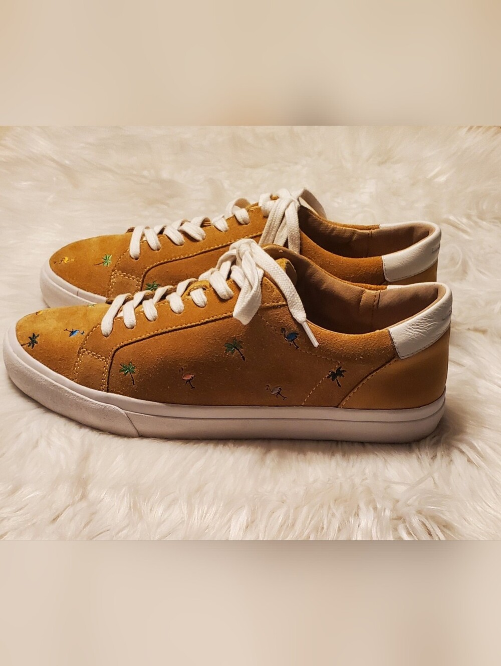 ​Lucky Brand Darleena Gold Suede Embroidered Palm Tree Flamingo Sneakers Size 10